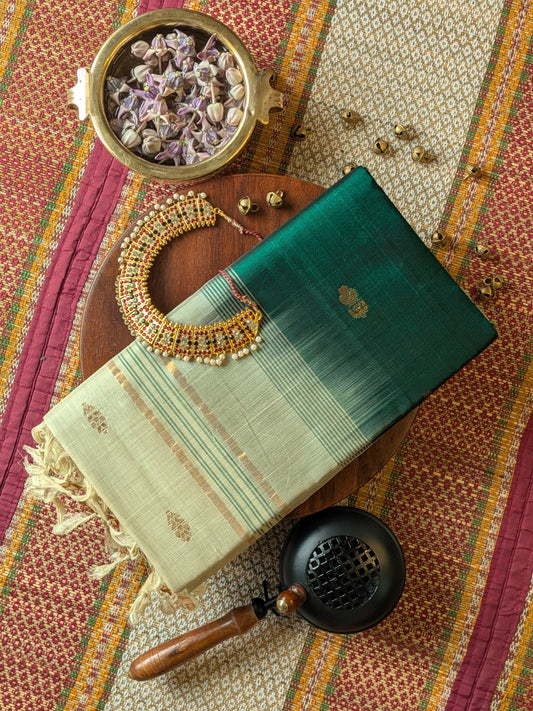 Paturu Pattu Buta- Green & off- white