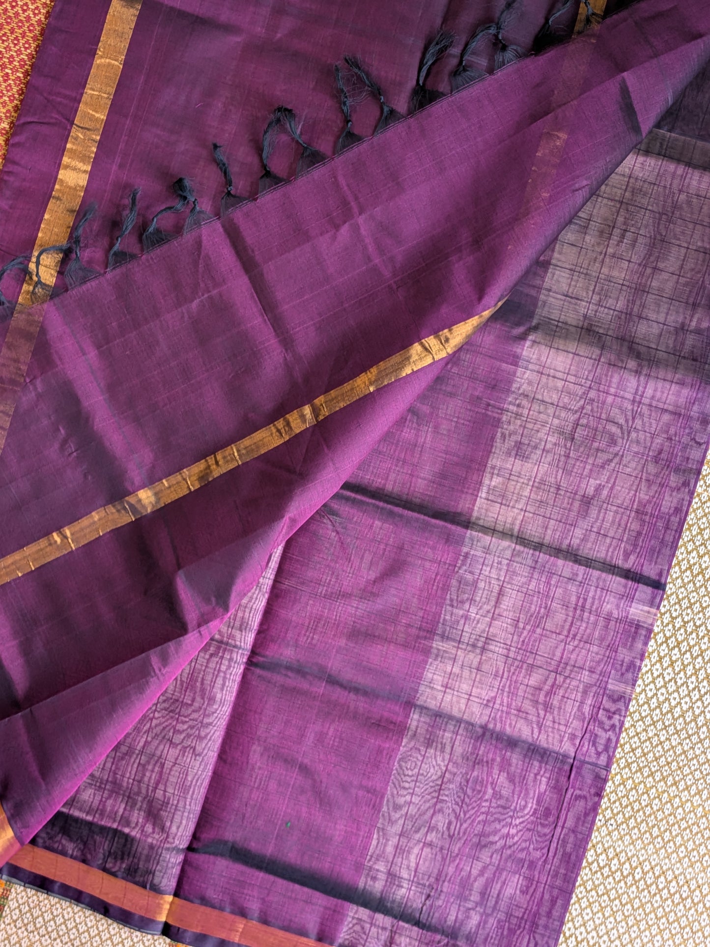 Paturu Pattu Jumping Checks Saree- Purple & Off- white