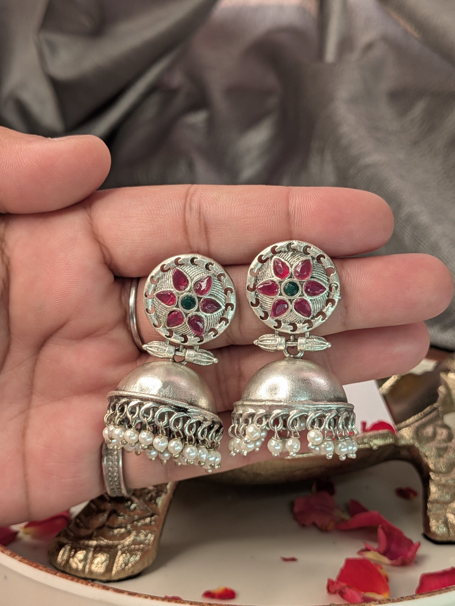 Gulabi Chakra Jhumka
