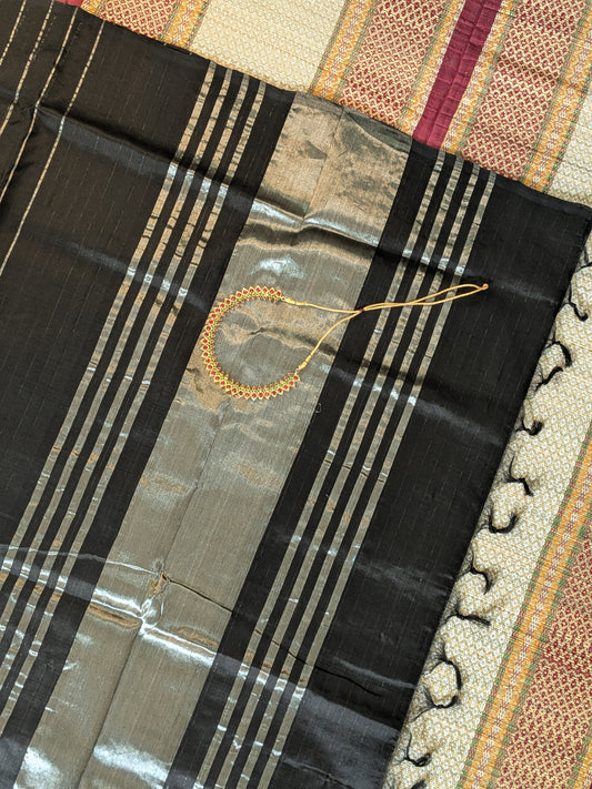 Paturu Pattu Stripes