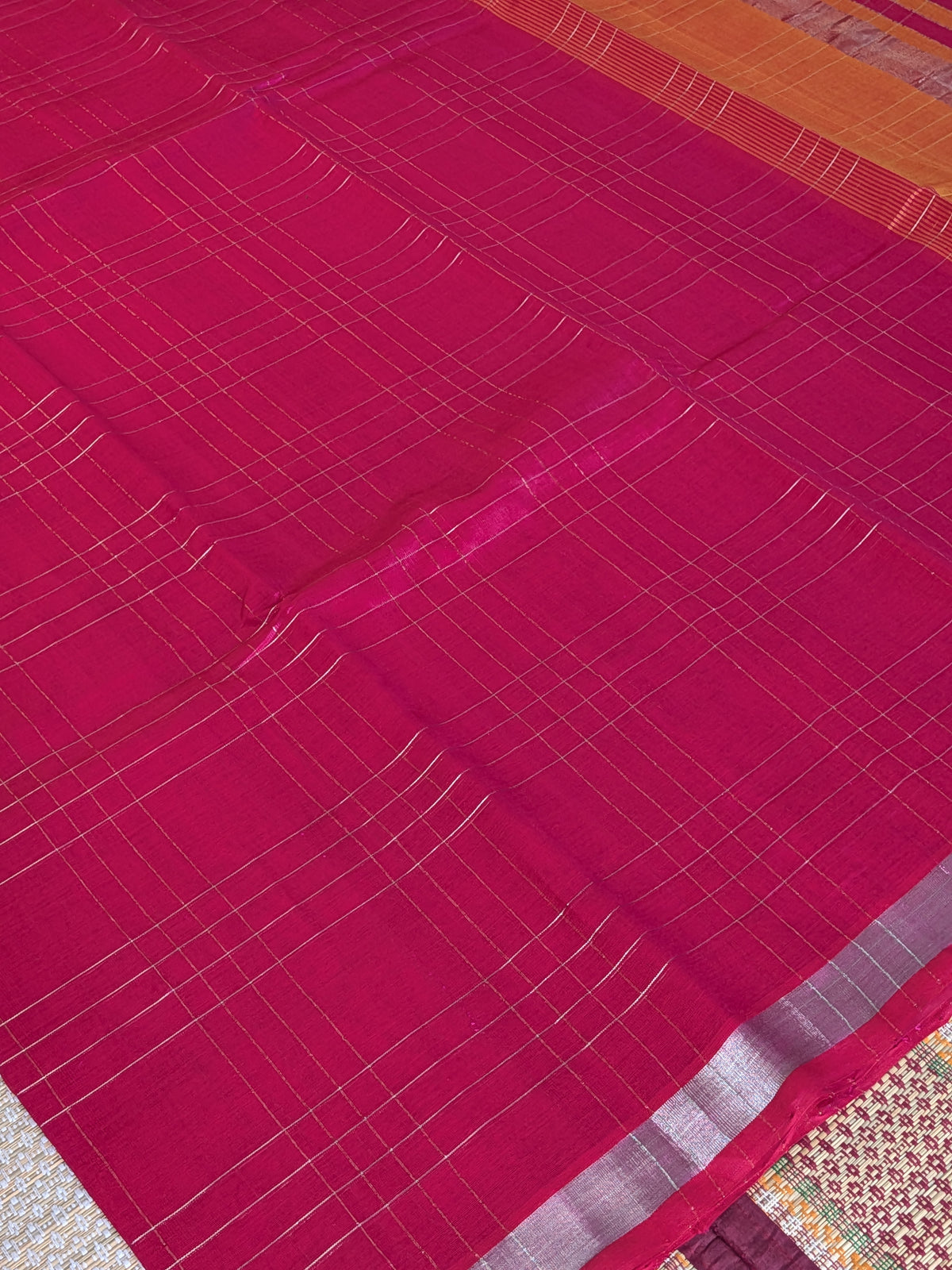 Paturu Pattu Special Checks Saree