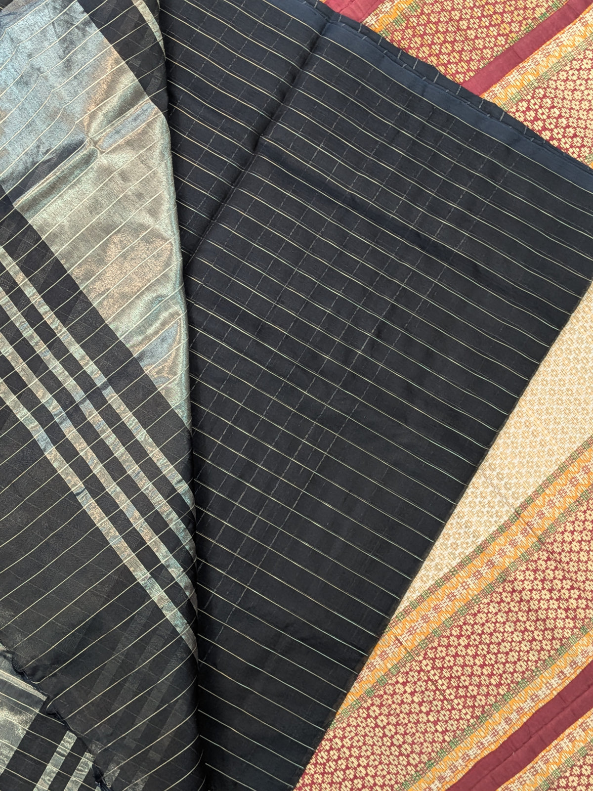 Paturu Checks Borderless- Navy Blue