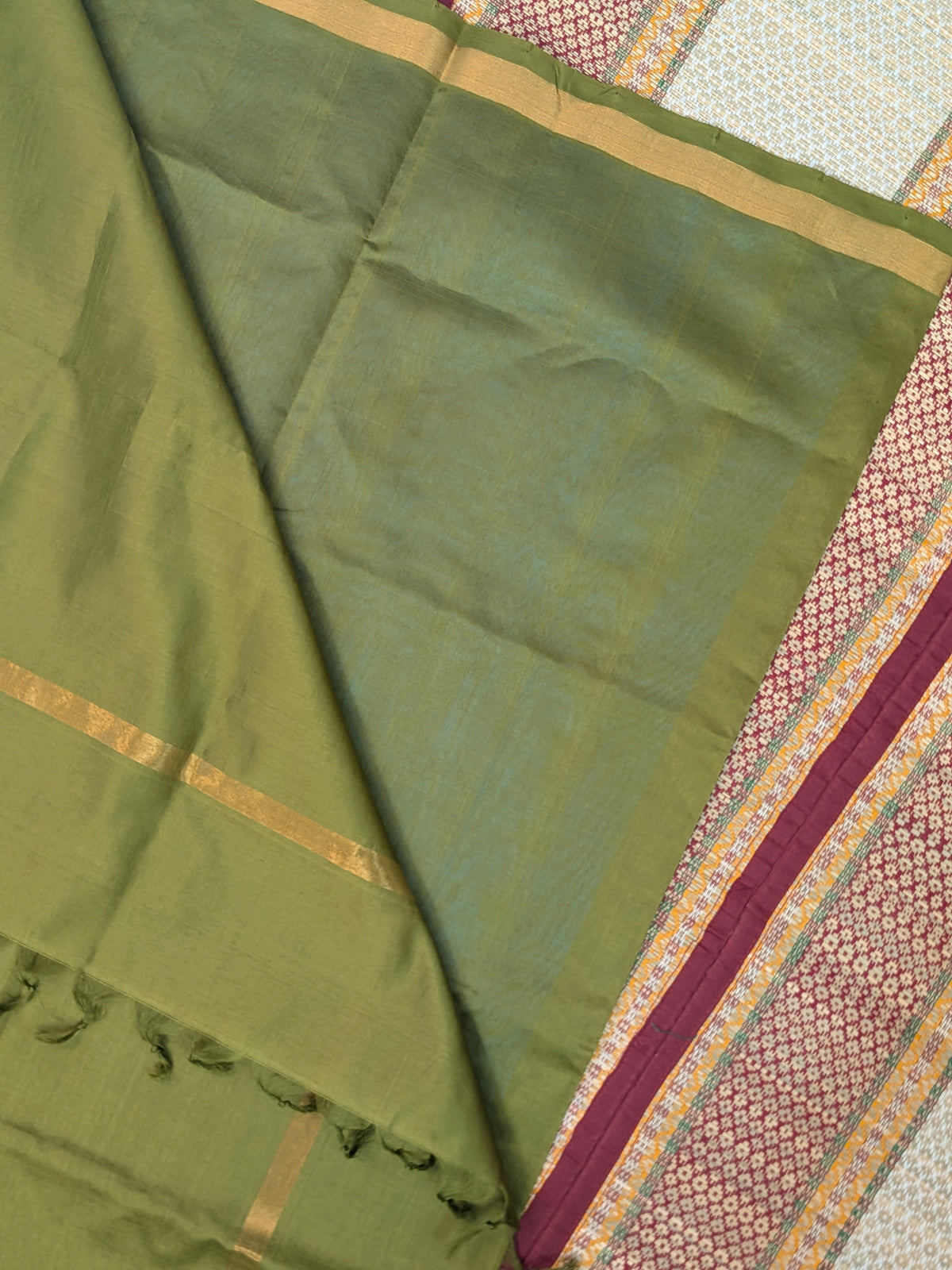 Paturu Pattu Semi Silk Saree- Ikkat Body