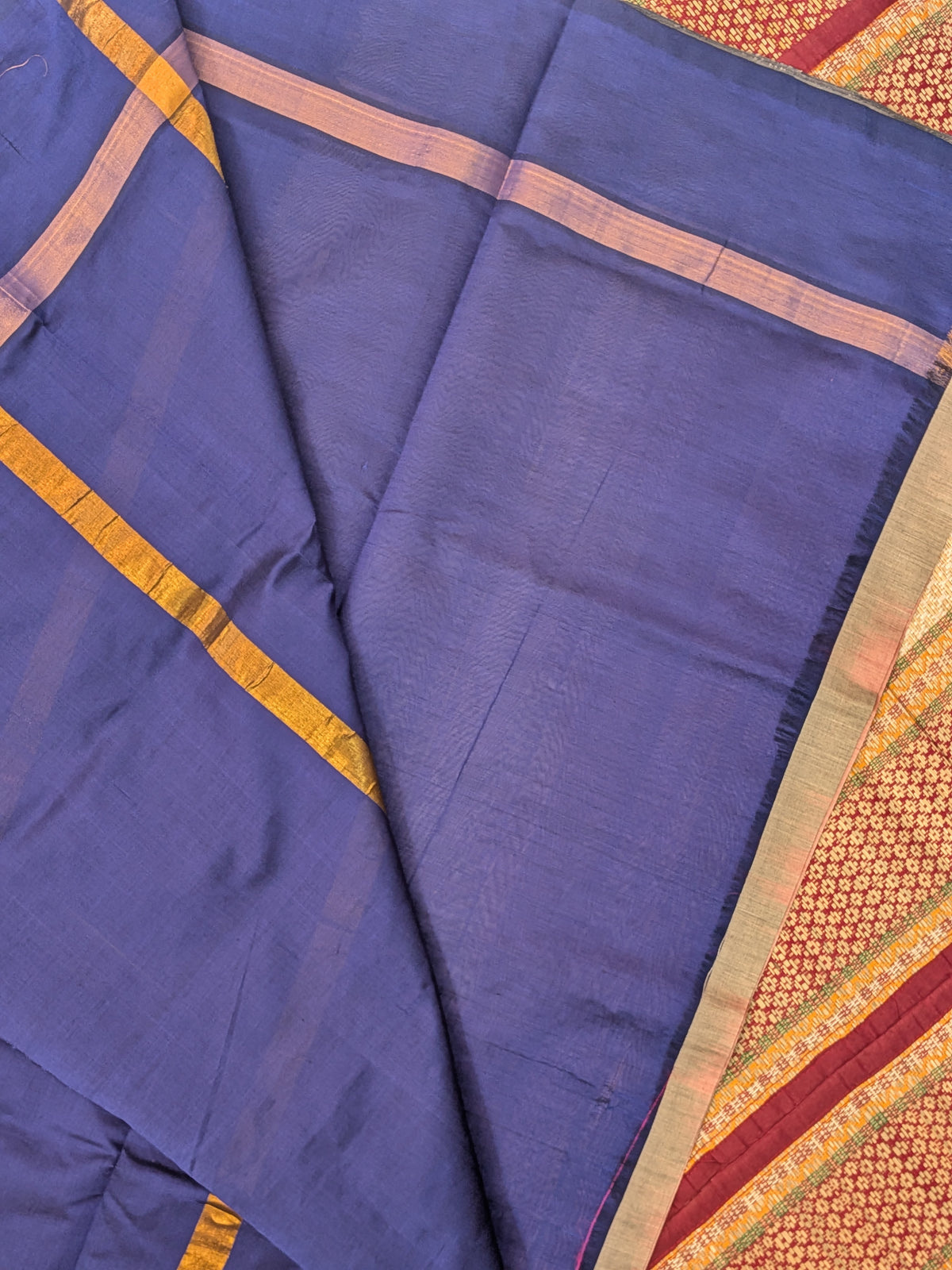 Paturu Pattu Semi Silk Saree- Ikkat Body