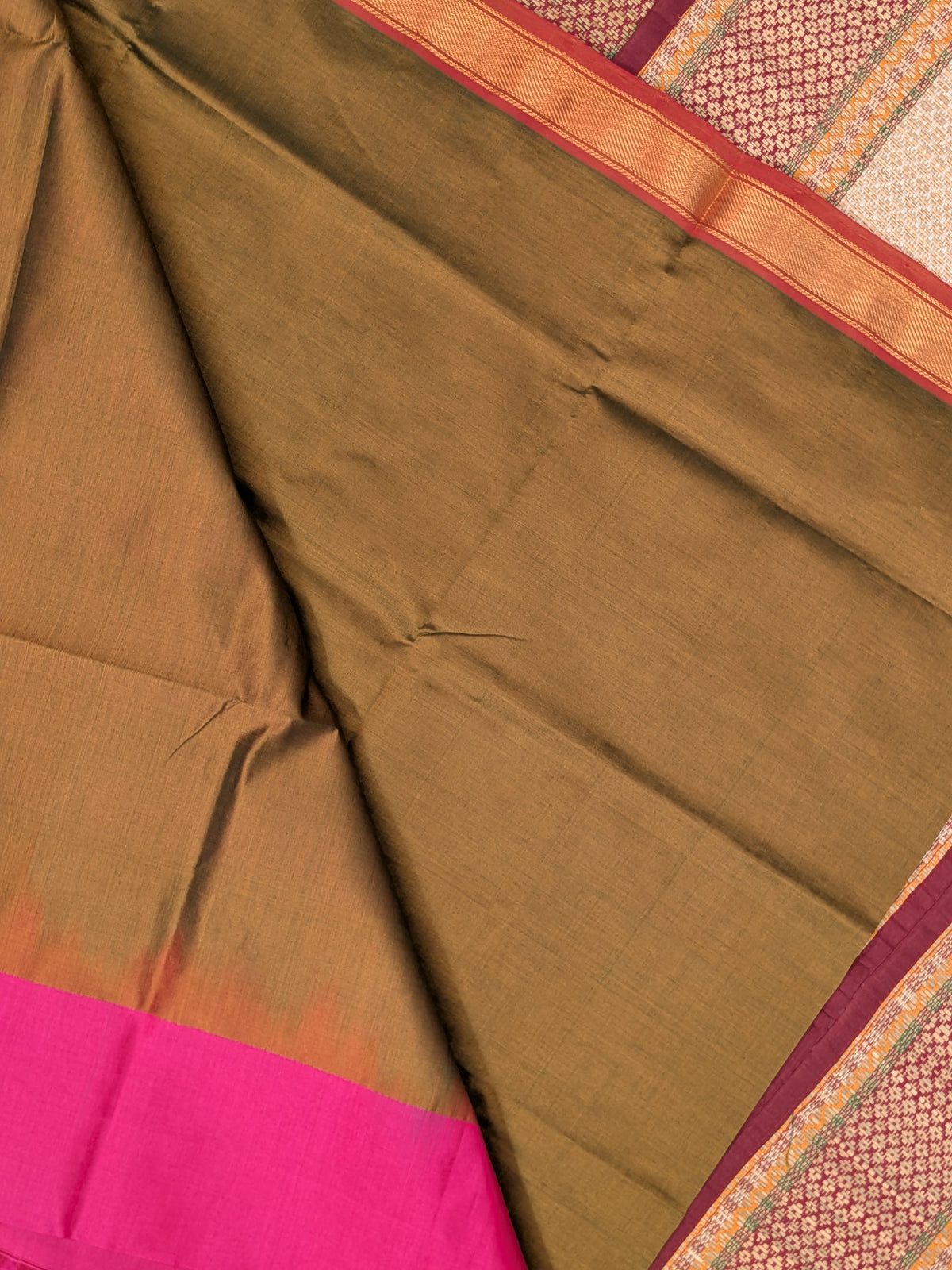 Paturu Pattu Semi Silk Saree