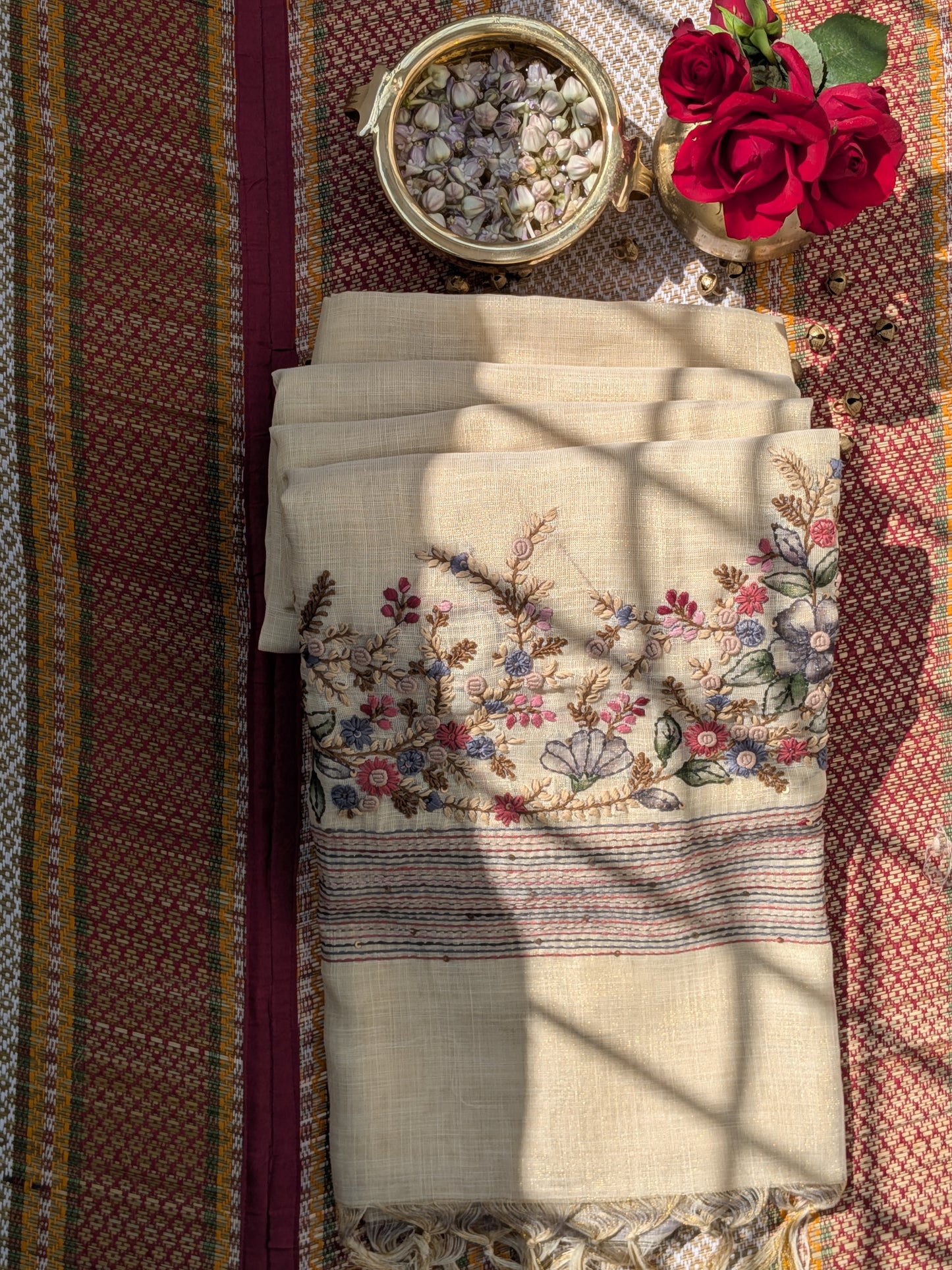 Handloom Linen Saree with French Knot Embroidery