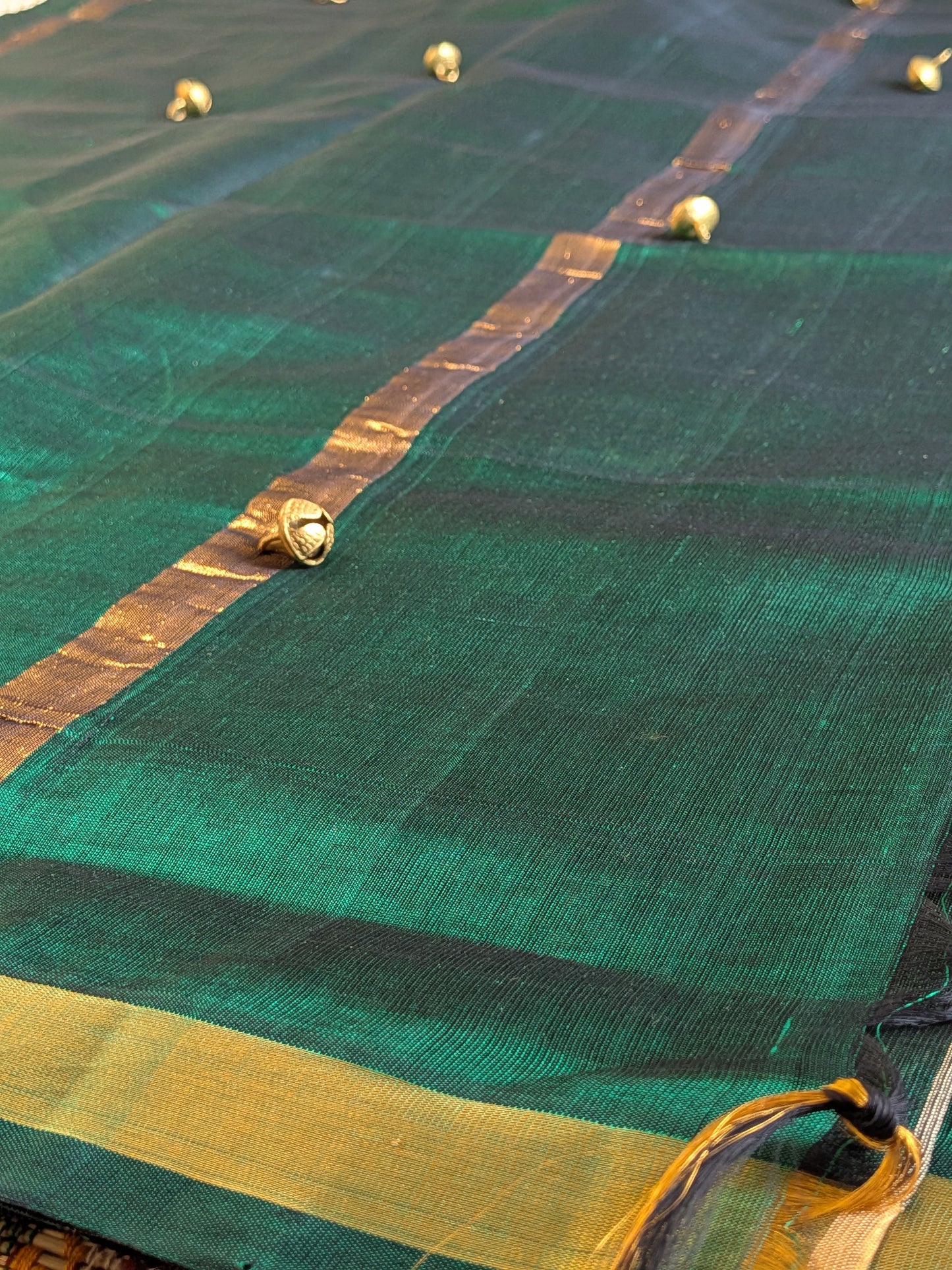 Paturu Pattu Jumping Checks Saree- Bottle Green & Off- white