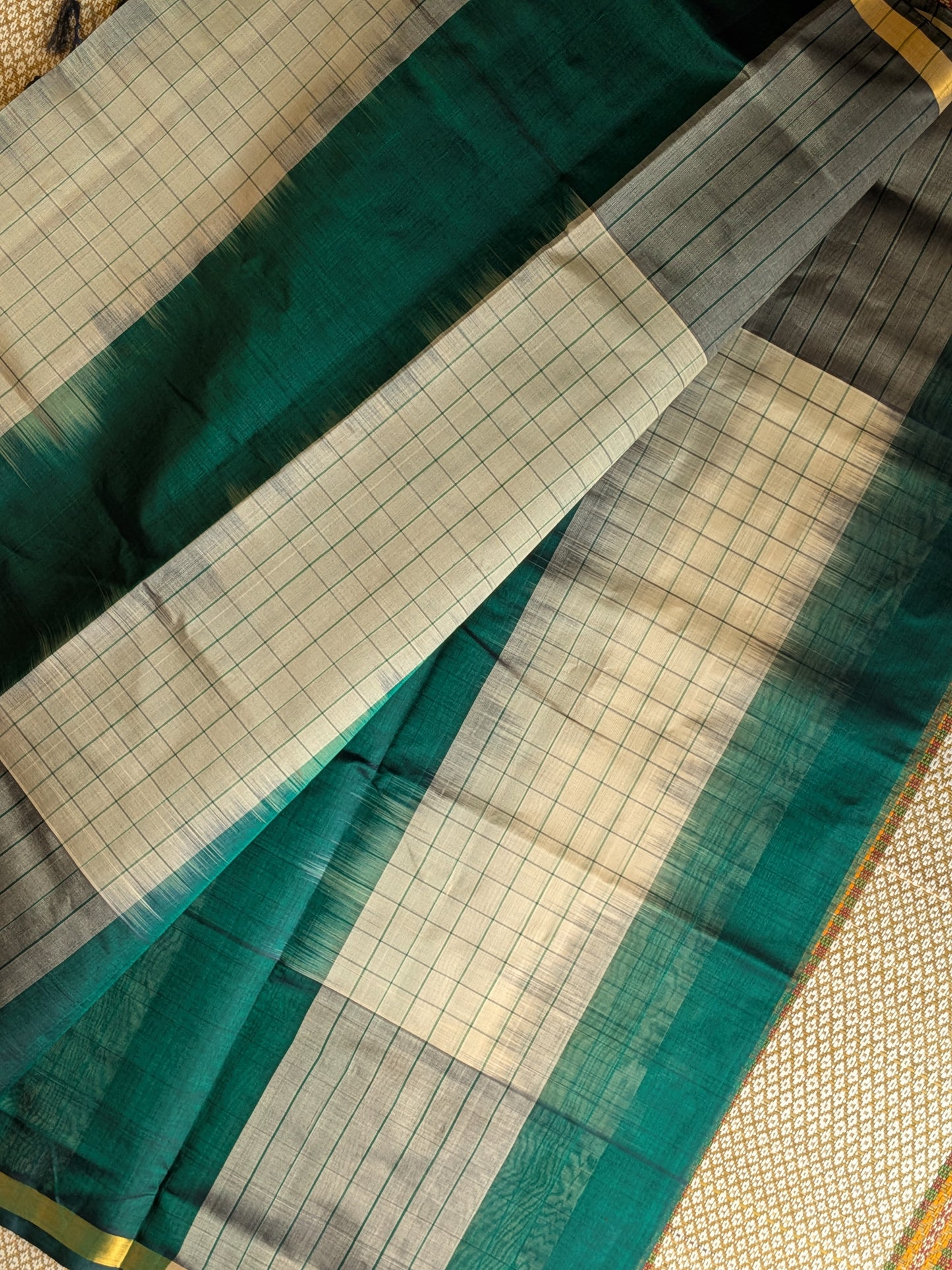 Paturu Pattu Jumping Checks Saree- Bottle Green & Off- white