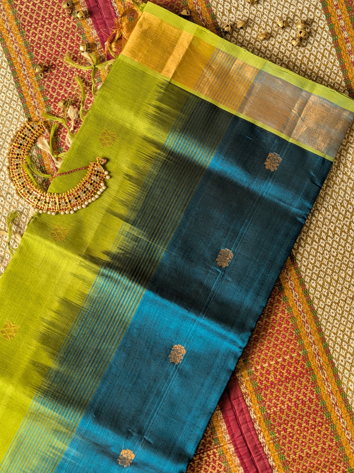 Paturu Pattu Buta- Blue & green
