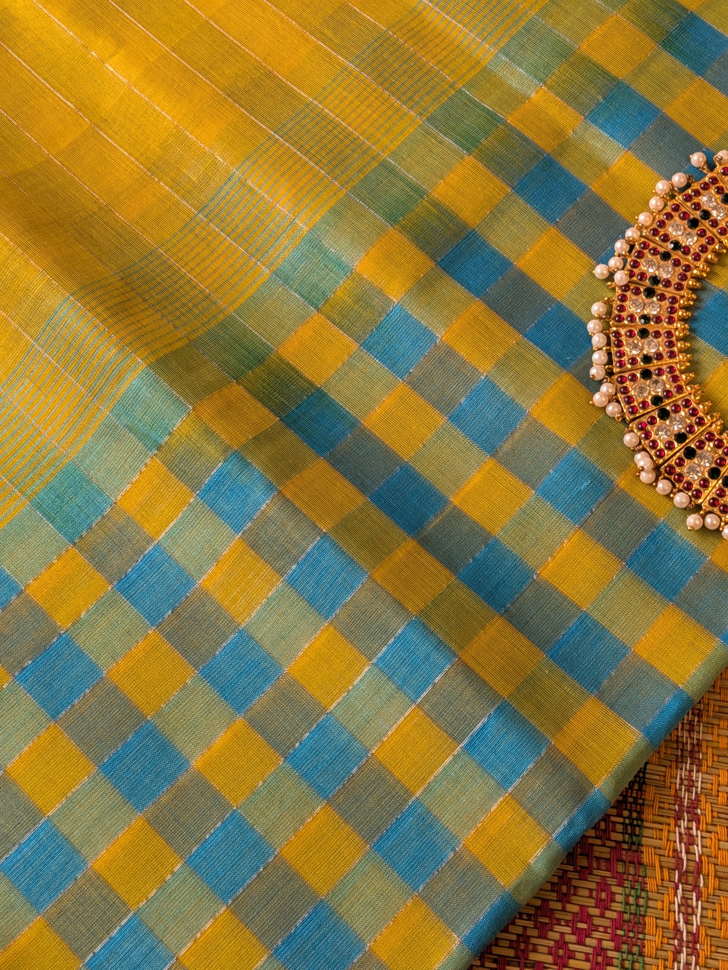 Paturu Pattu Checkered Borderless Saree- Sky blue & Yellow