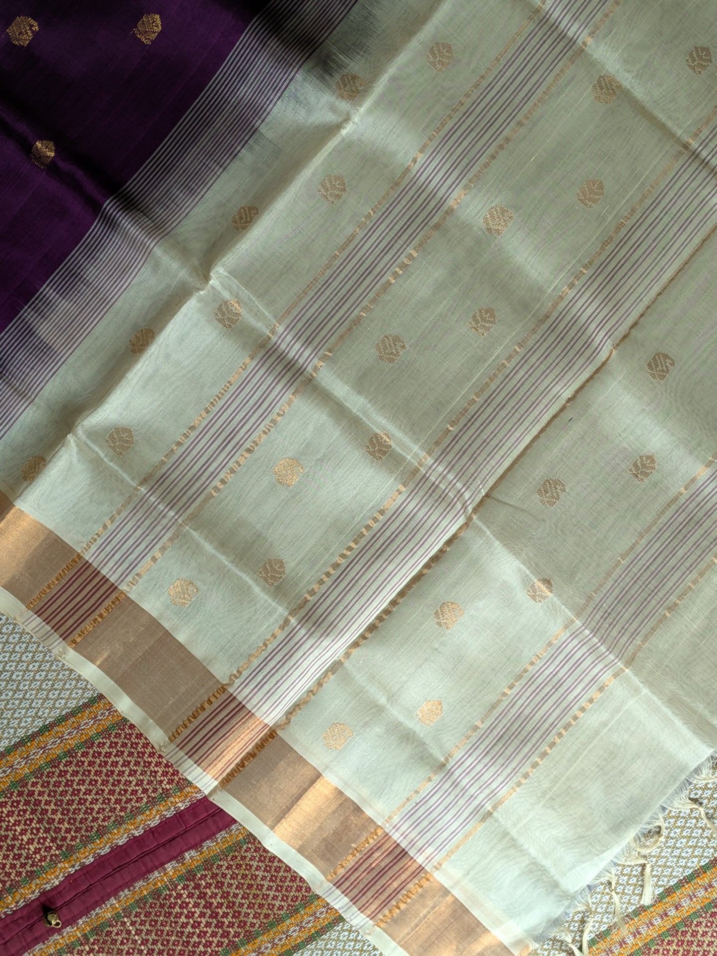 Paturu Pattu Buta- Purple & off- white