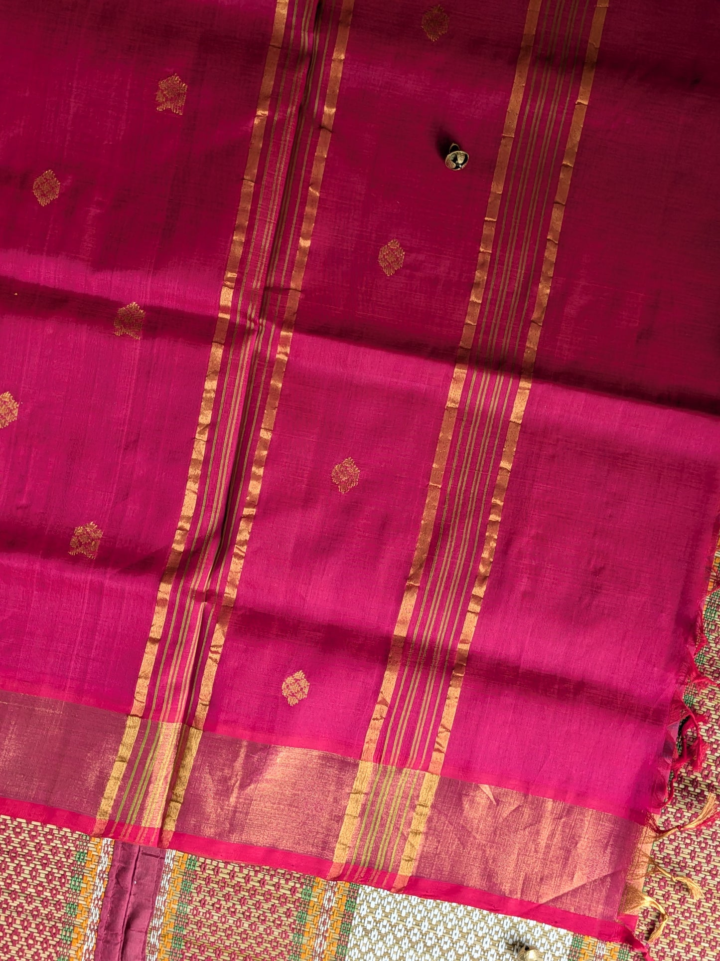 Paturu Pattu Buta- Aqua green & Pink