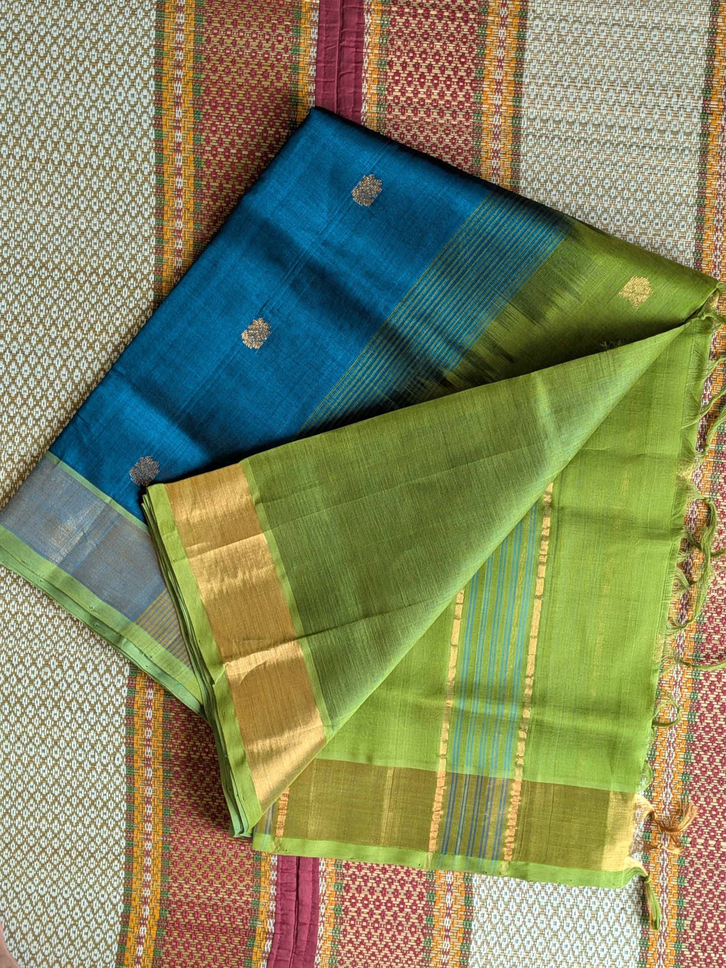 Paturu Pattu Buta- Blue & green