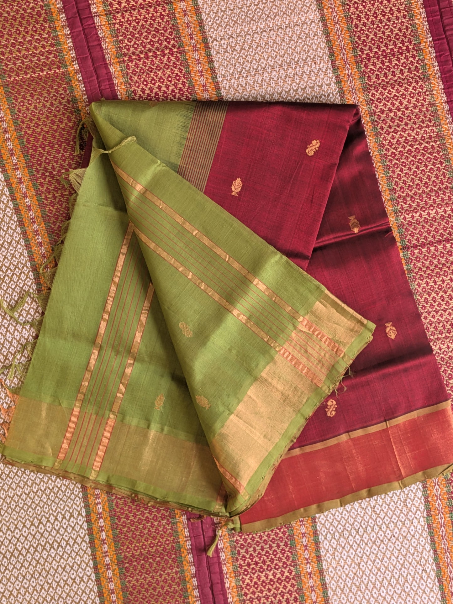 Paturu Pattu Buta- Maroon & green