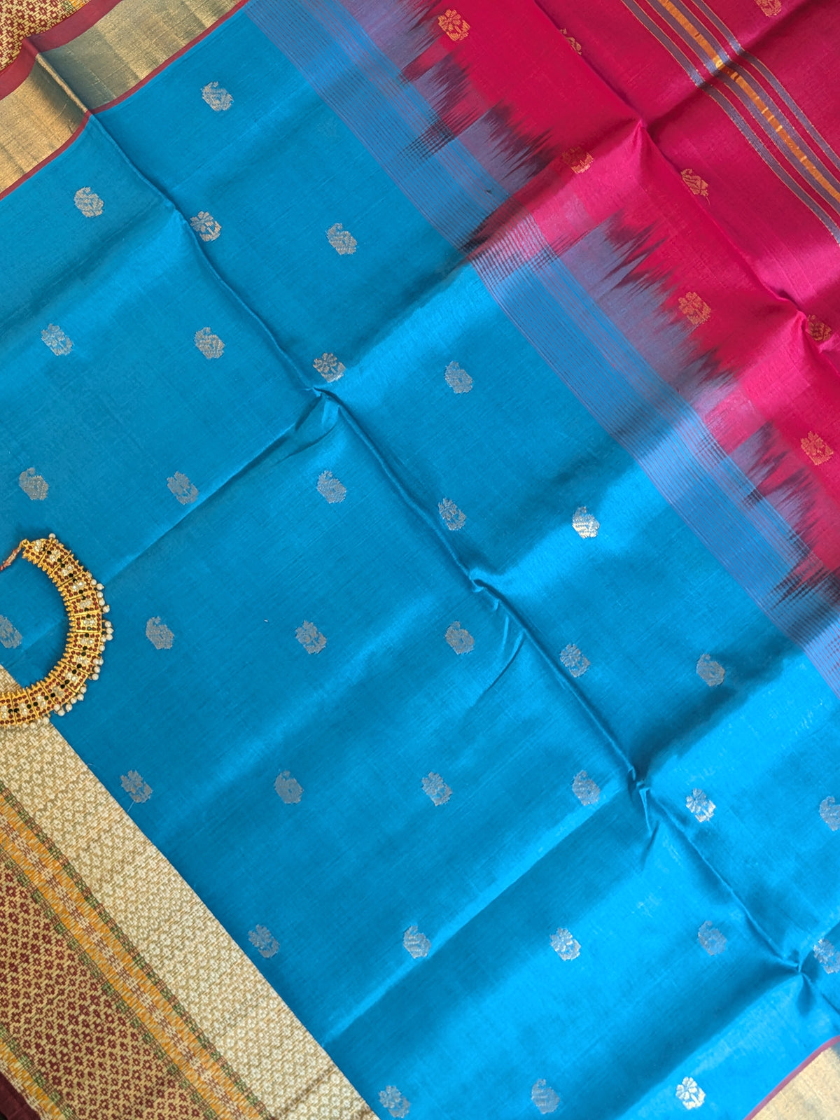 Paturu Pattu Buta Saree