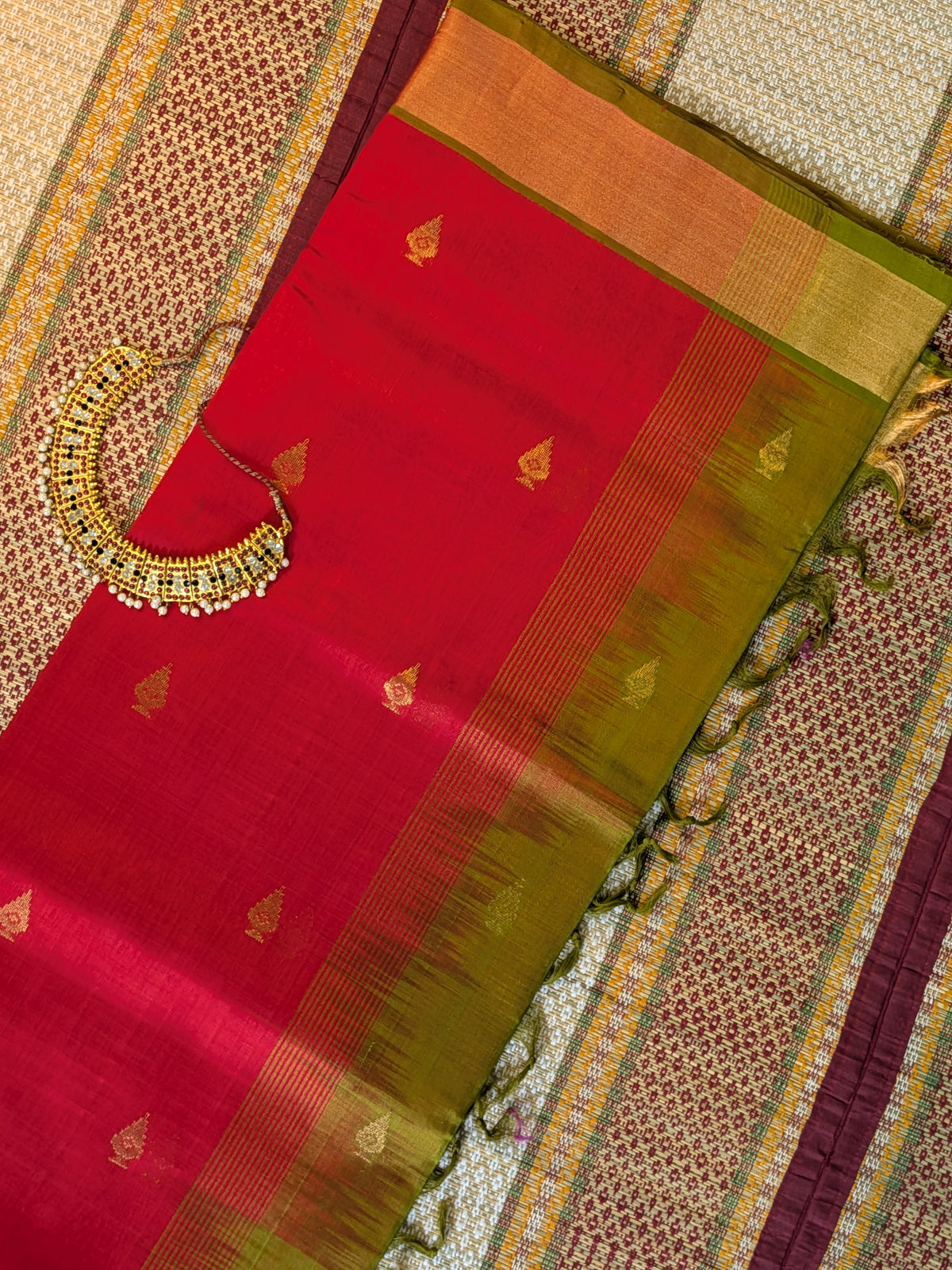 Paturu Pattu Buta Saree
