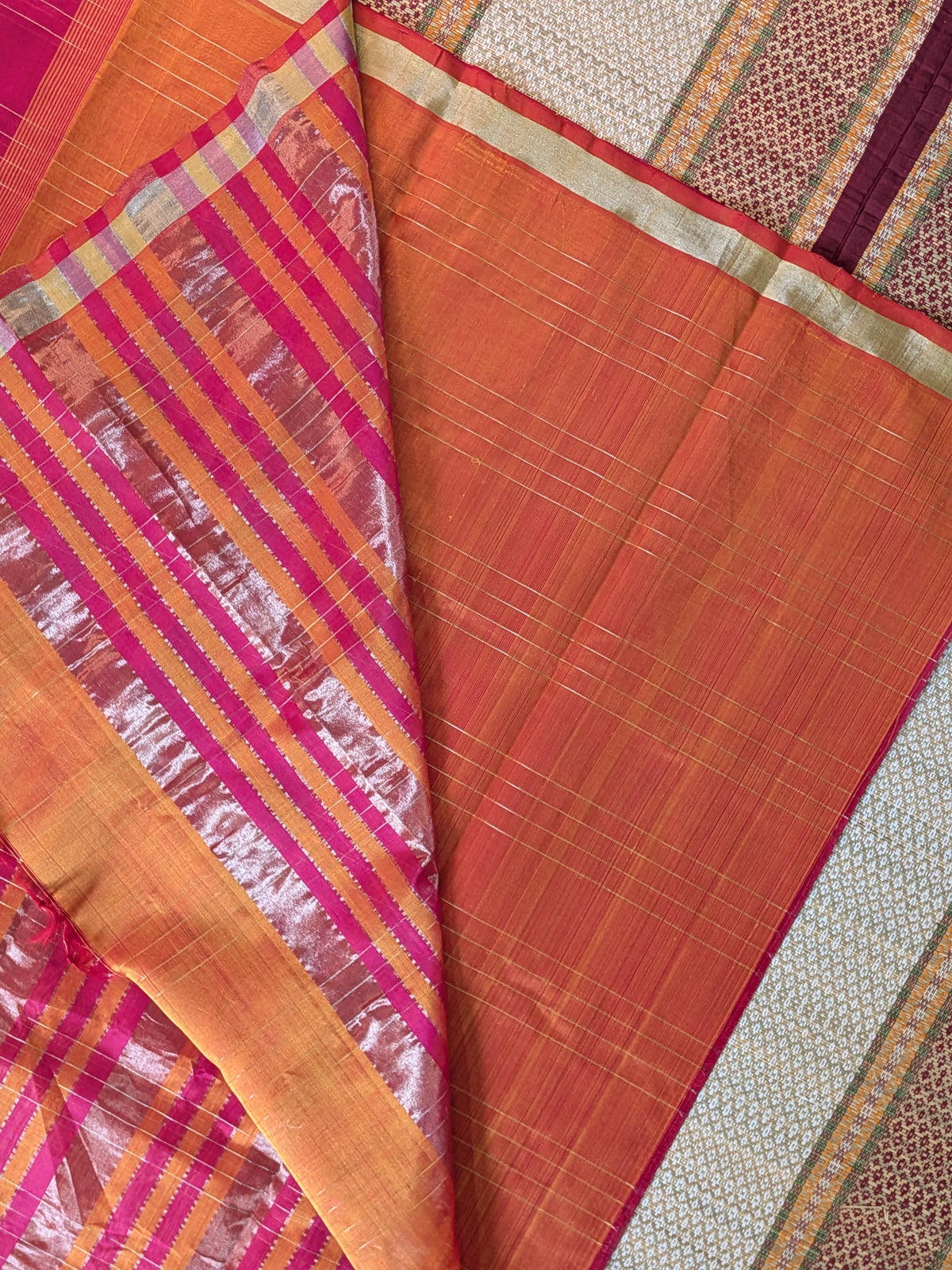 Paturu Pattu Special Checks Saree