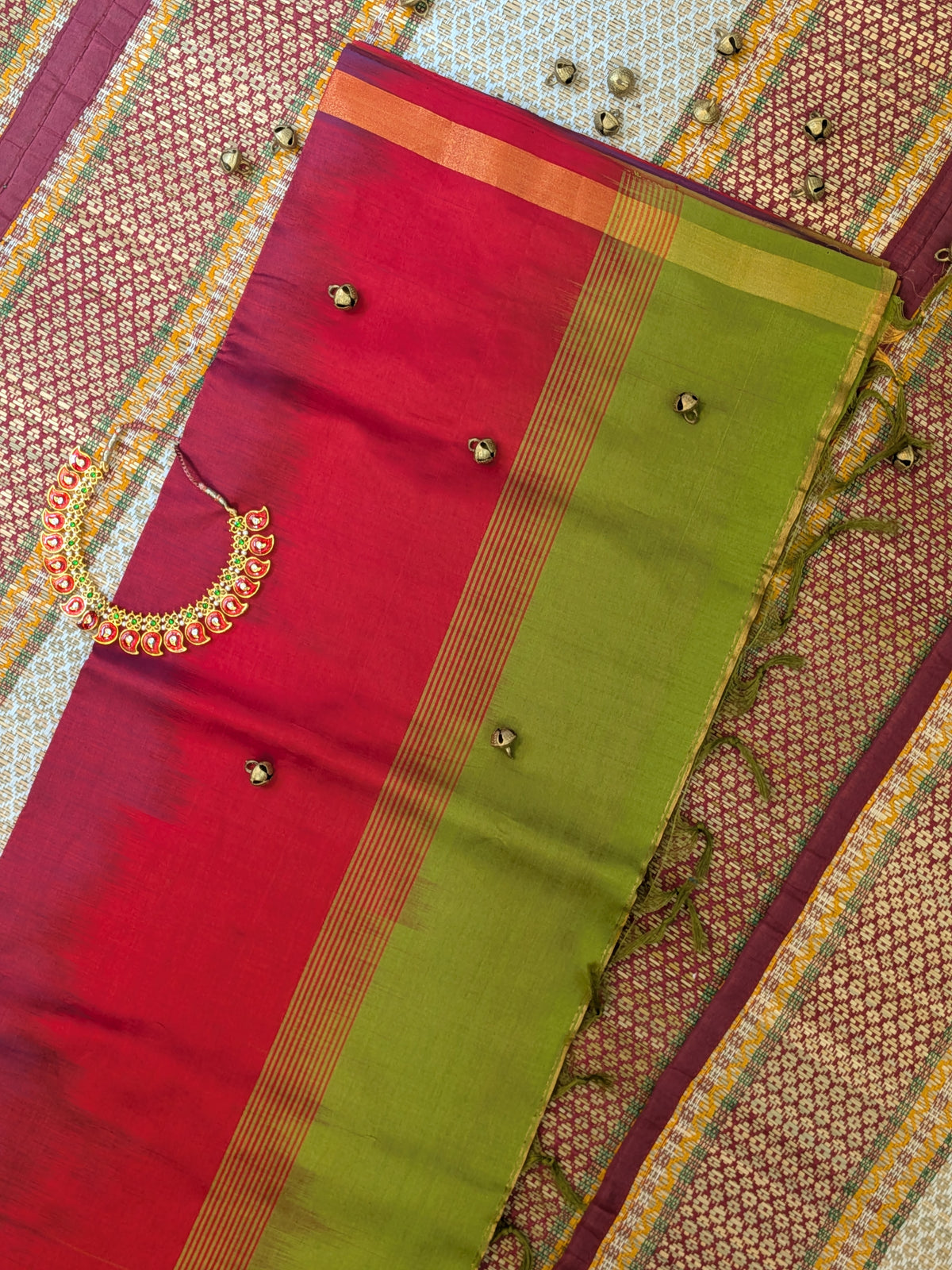 Paturu Pattu Semi Silk Saree- Ikkat Body