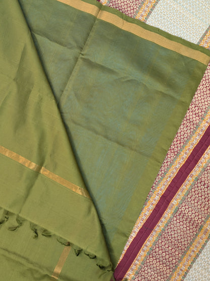 Paturu Pattu Semi Silk Saree- Ikkat Body
