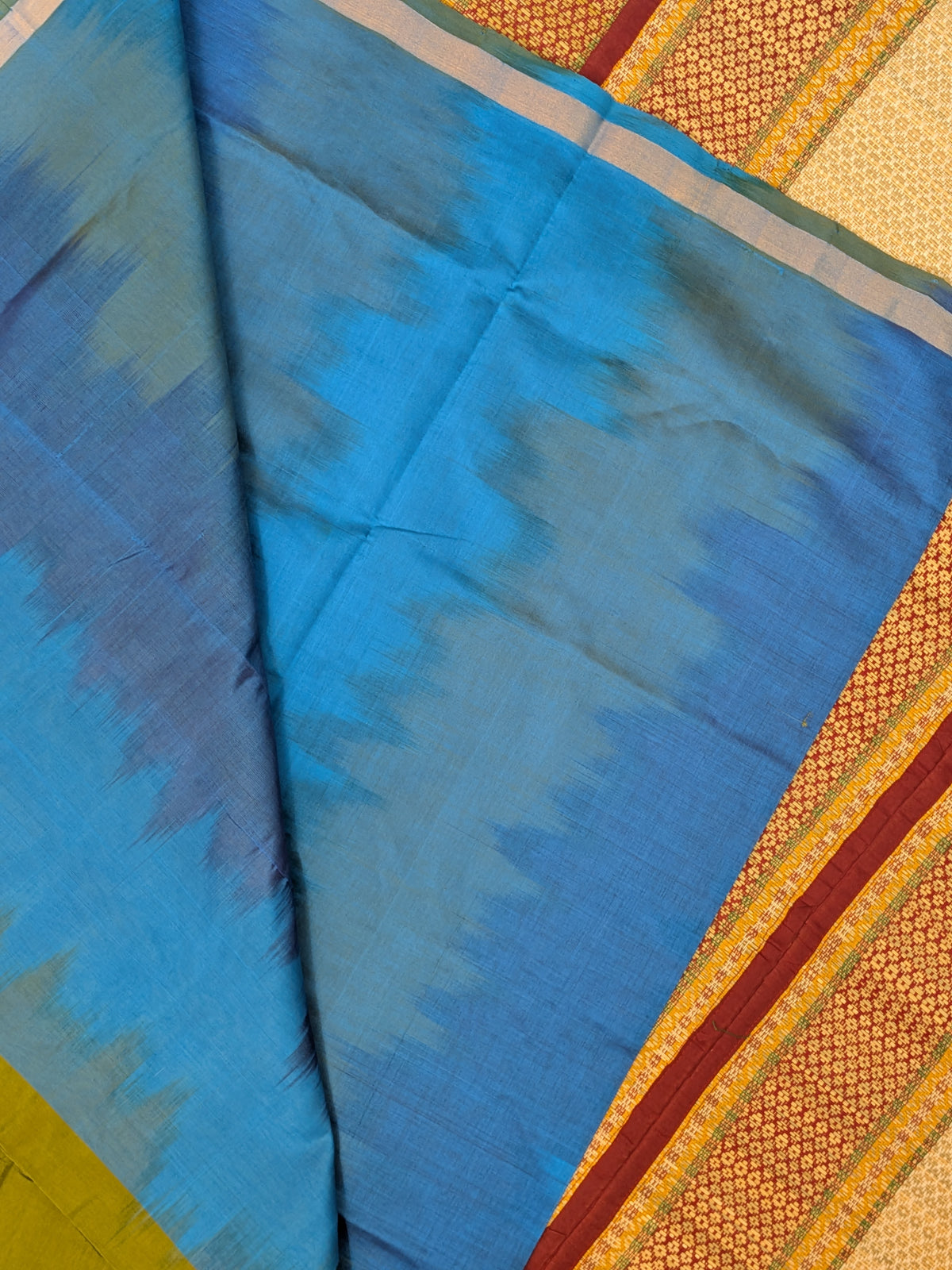 Paturu Pattu Semi Silk Saree- Ikkat Body