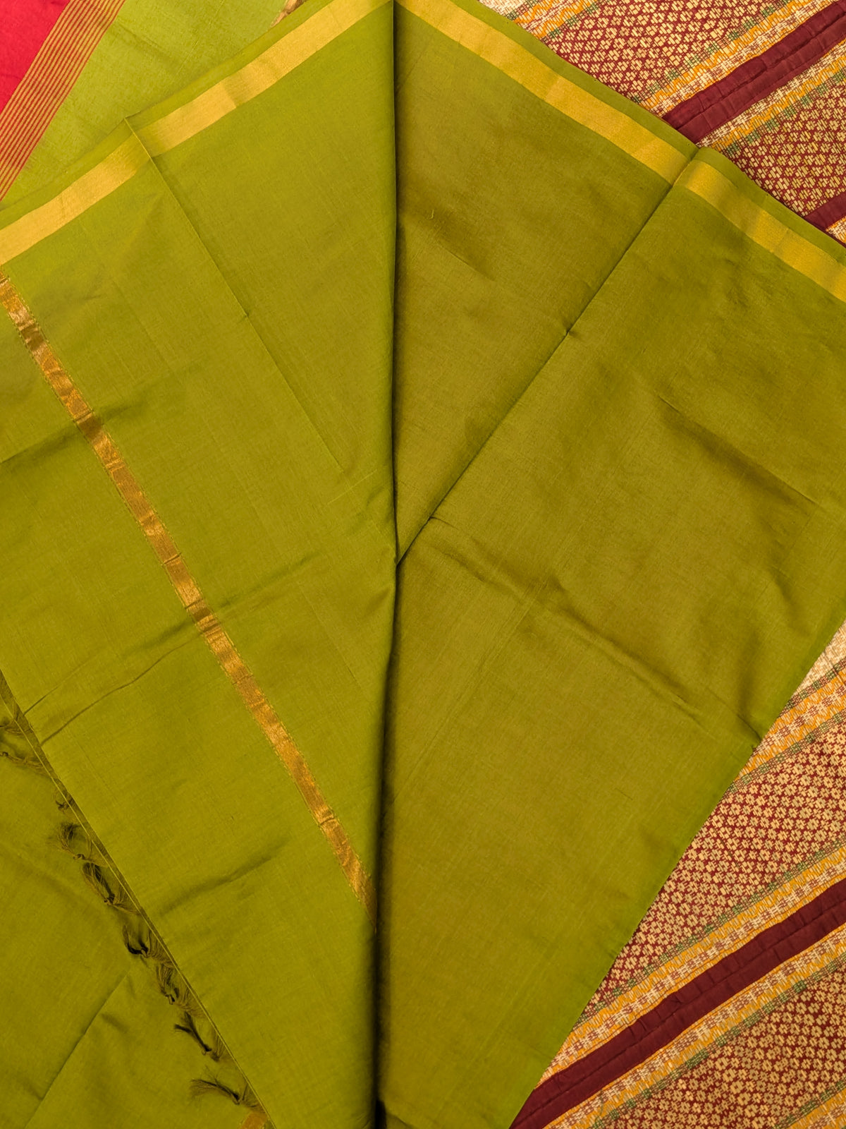 Paturu Pattu Semi Silk Saree- Ikkat Body