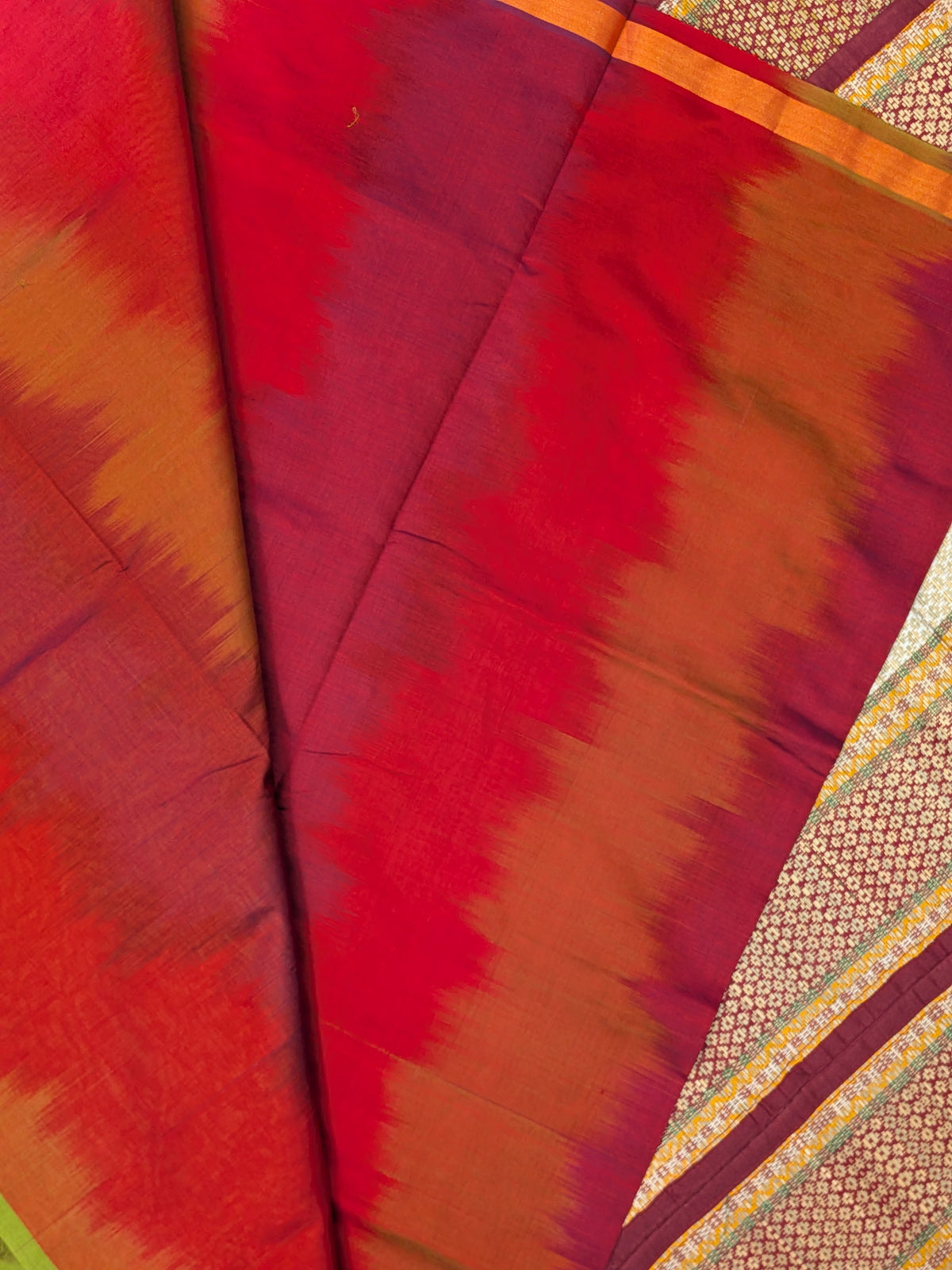 Paturu Pattu Semi Silk Saree- Ikkat Body