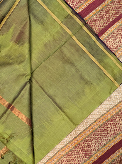 Paturu Pattu Semi Silk Saree- Ikkat Pallu