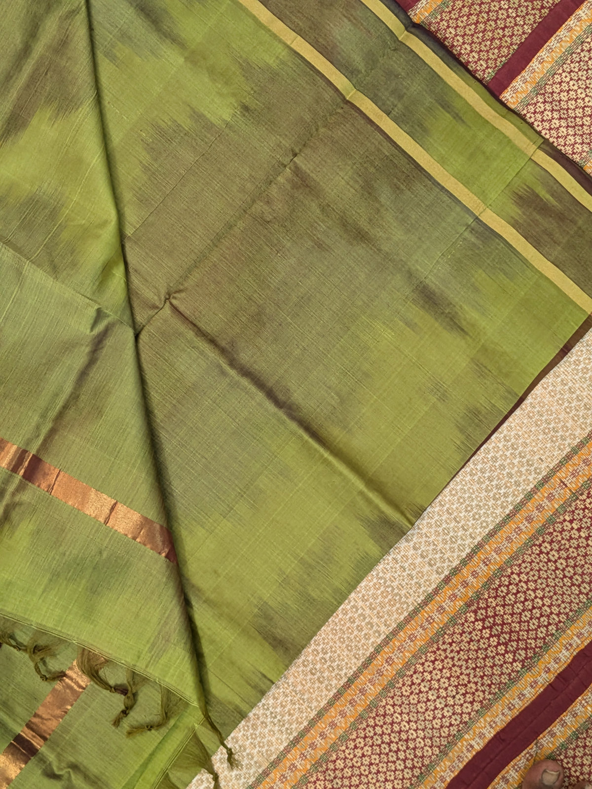 Paturu Pattu Semi Silk Saree- Ikkat Pallu