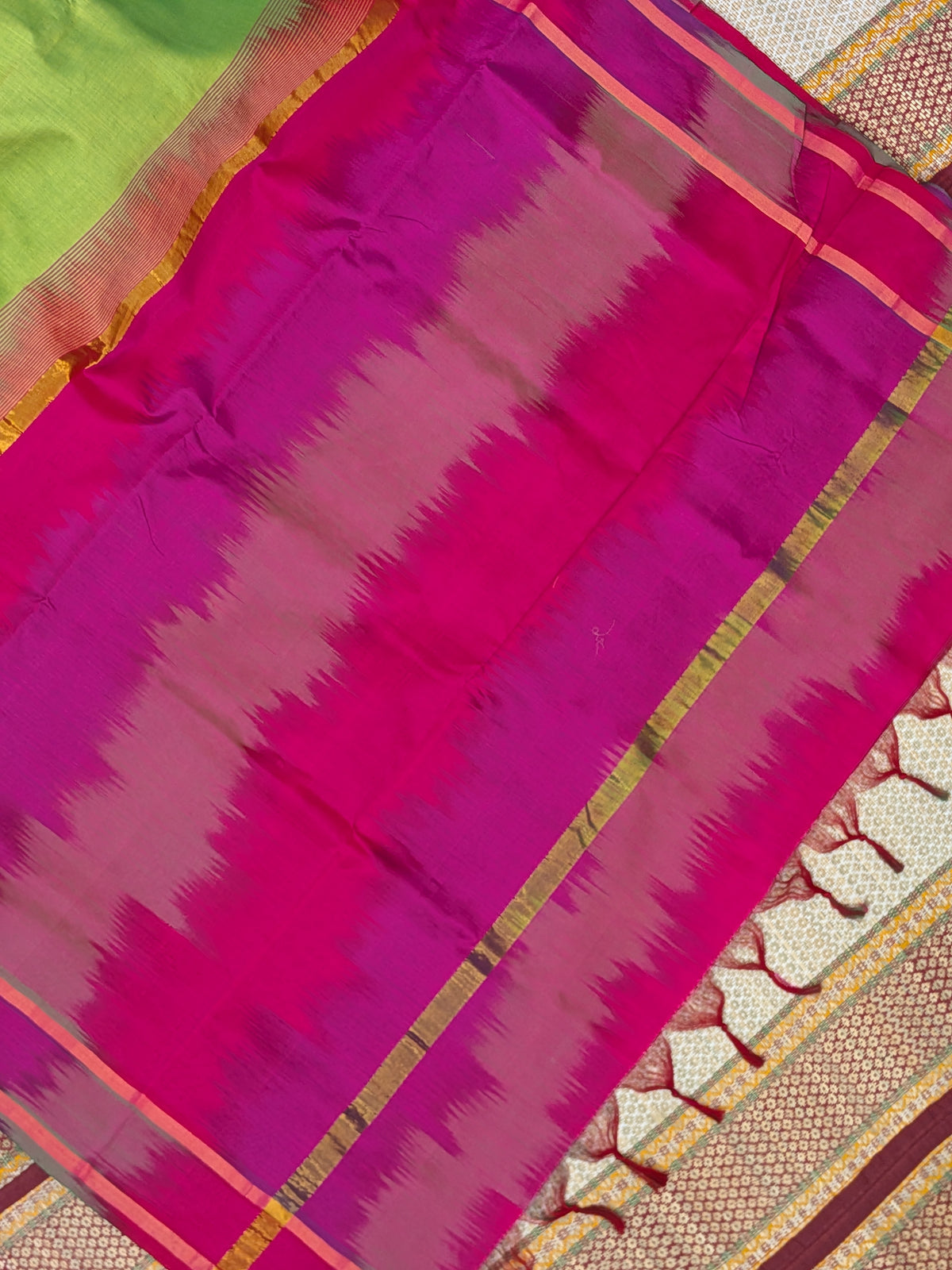 Paturu Pattu Semi Silk Saree- Ikkat Pallu