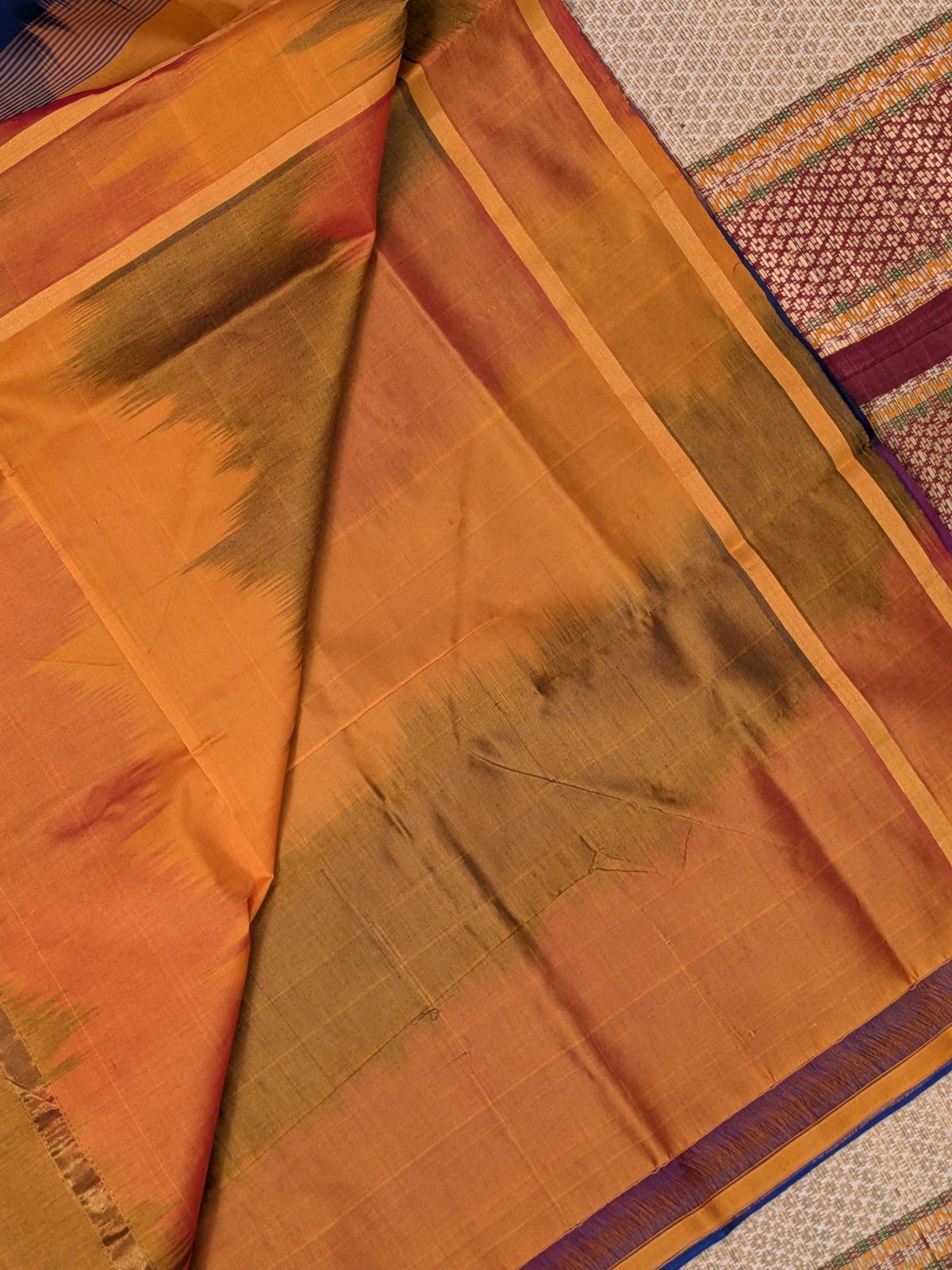 Paturu Pattu Semi Silk Saree- Ikkat Pallu
