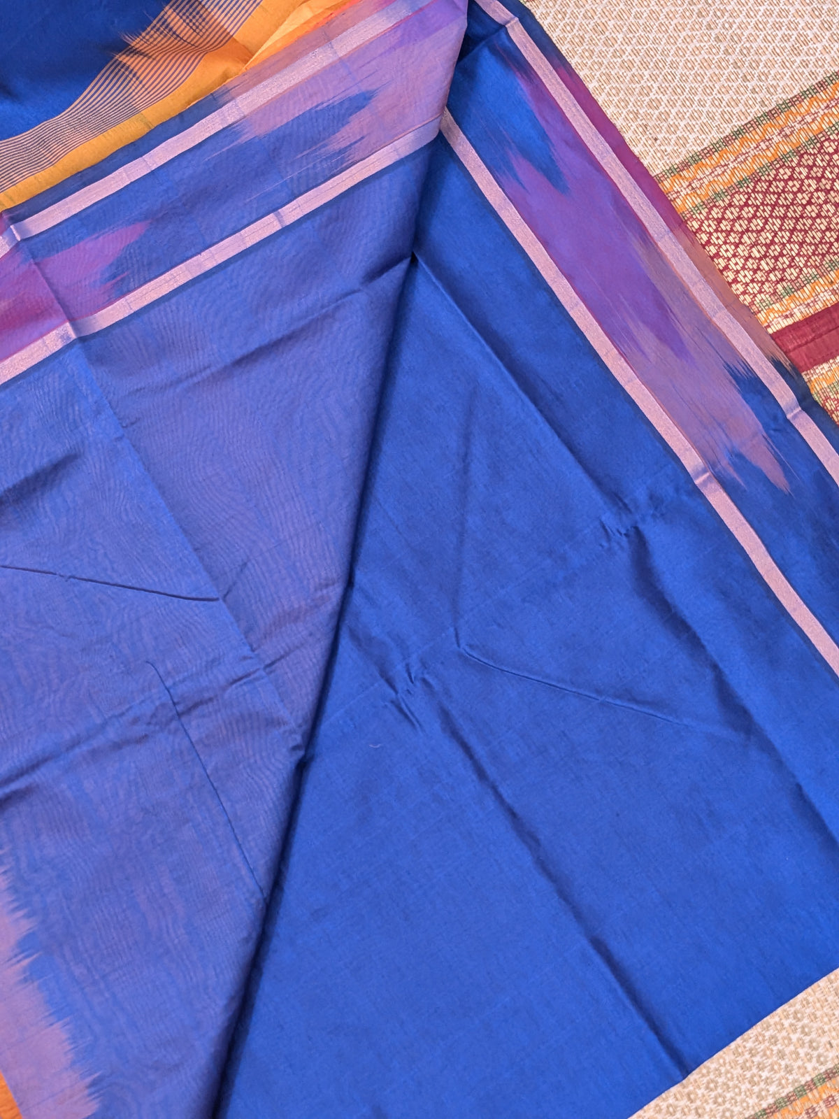 Paturu Pattu Semi Silk Saree- Ikkat Pallu