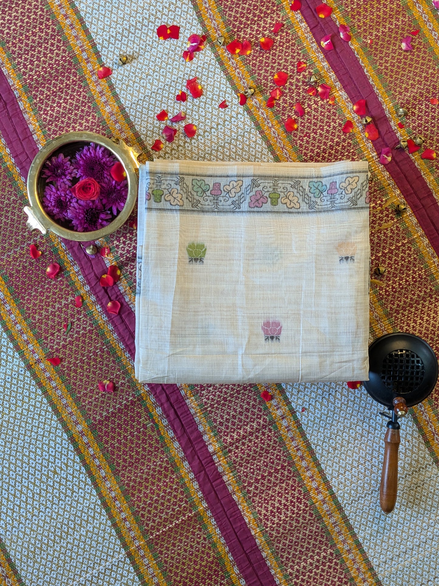 Lotus Munga Cotton Jamdani Buta Saree