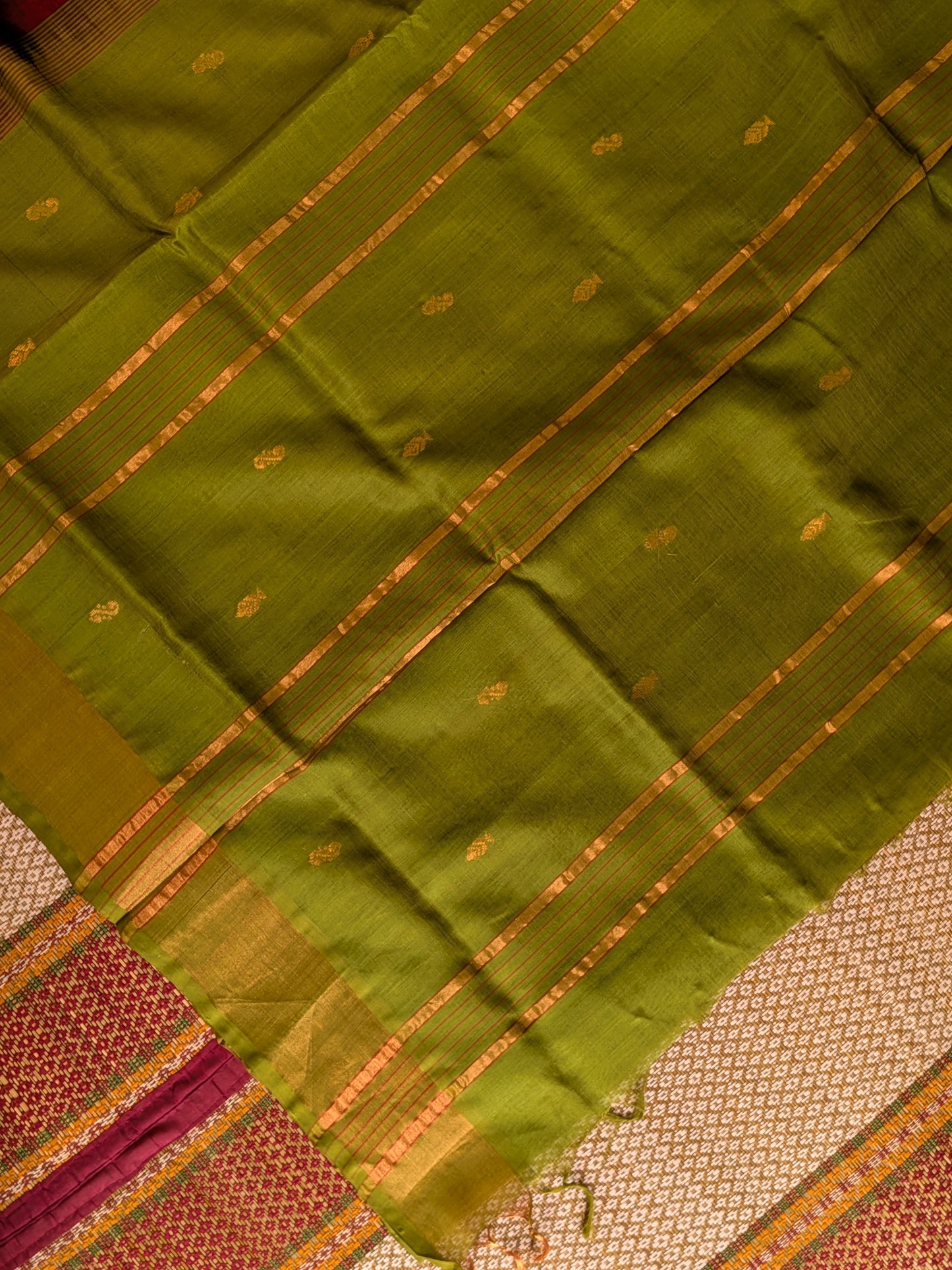Paturu Pattu Buta- Maroon & green